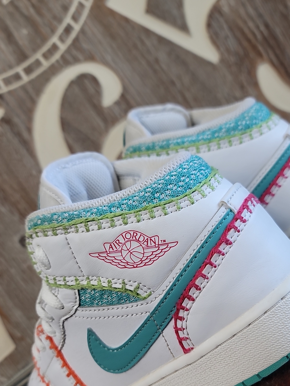 Nike Air Jordan 1 Mid SE 'Multi Knit' Wmns 6.5 (Good Condition) Fast Shipping - Picture 12 of 15